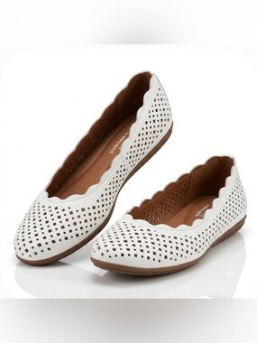 Easy Spirit White Leather Cutout Flats Shoes Size 6